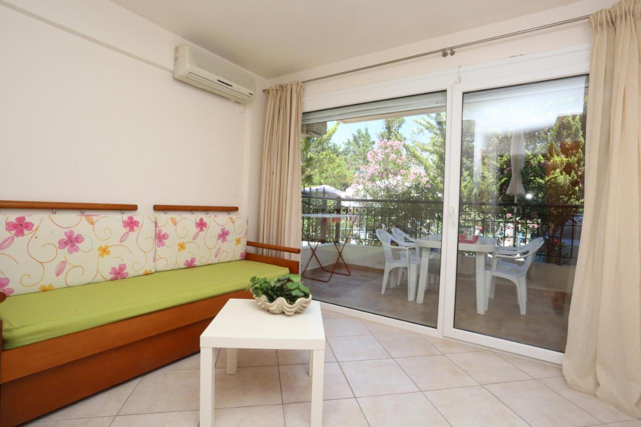 Palia Platia Apartments Pefkochori Exterior photo