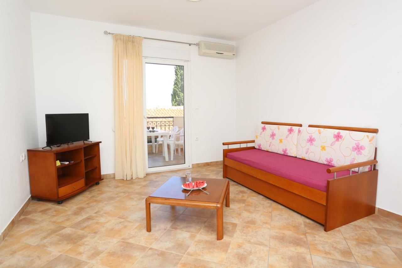Palia Platia Apartments Pefkochori Exterior photo