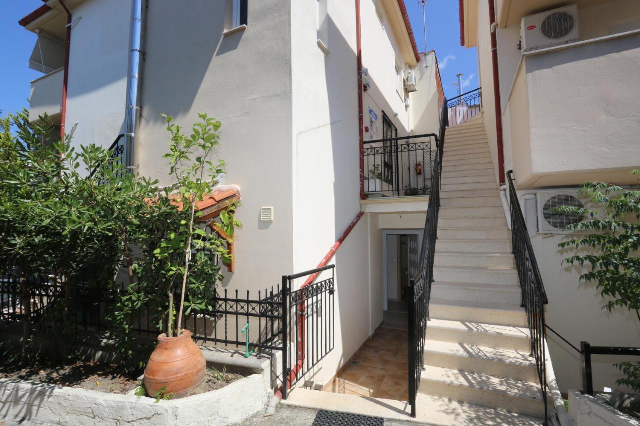 Palia Platia Apartments Pefkochori Exterior photo